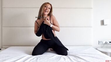 OMG Ich zeig meine nackten Titten und meine Piercings mit CaramellaDelX