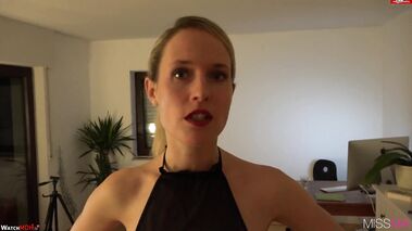 UNGLAUBLICH!!! ARSCHFICK-PISS von deiner CHEFIN! mit MISSMIA