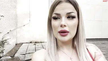 Sex in der Waschstraße! MEGA FEUCHTE PUBLIC ACTION! mit Lea-Rose
