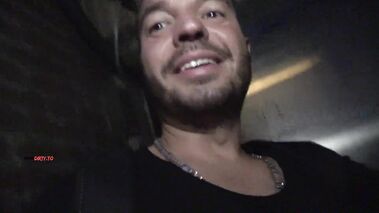 PUBLIC-FICK AM BREMER DENKMAL MIT SKINNY BLONDINE mit FunFuckPaar