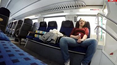 Skandal..mitten im gut besuchten Zug-Abteil mit Viola_Beck