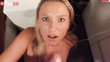 Ins Gesicht gewichst! mit Daynia