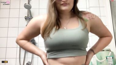 Neue Sport-Leggings vollgepisst mit HollyBanks