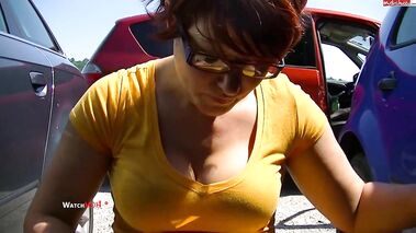 Public Spermaschlucken mit SlutMachine