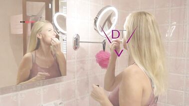 Frech in die Dusche gepisst! mit Dirty-Tina
