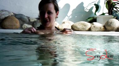Im Whirlpool geil gefingert. mit MarleneBloem
