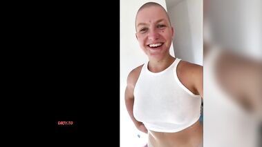 Nackt auf dem Balkon erwischt! - eine neue Challenge mit LisaSchubert