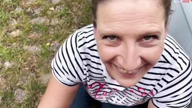 Cumshot direkt neben der Bundesstraße mit Julia-Winter