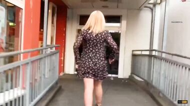 Public Supermarkt piss und Wurst Einführung - ich muss nicht nur pissen.mit devil-sophie