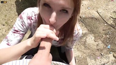 Heftiger Quickie aufm Schrottplatz!! + Überraschung! mit Eva-Berg