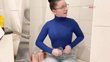 Einfach in die Dusche gepisst ! (NS Video ) mit Roxi_black