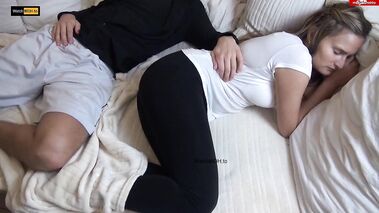 Überkrass! Fremdgeher bangt mich direkt neben seiner Freudin! mit Sunny-Star