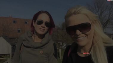 Öffentlich am Elbstrand!! 2 Mädels - 2 Orgasmen!!!!! mit Bibixxx