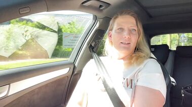 Schlampe Julia Winter lässt sich im Gewerbegebiet von Fremden ficken ohne Kondom! Mit Sperma im Gesicht zurück ins Büro!