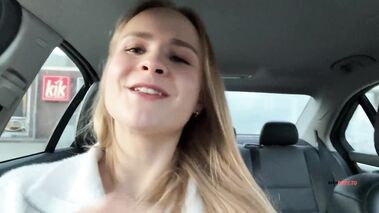 ESKALATION! Eltern sind Einkaufen ich besorge es mir im Auto! mit SweetGini