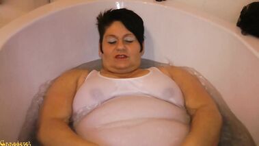 Annadevot - Der weiße Badeanzug :)