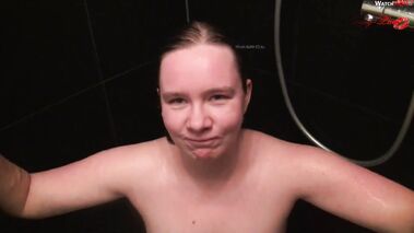 Einfach ins Gesicht angepisst worden mit Young-Lara