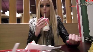 HAPY MEAL FÜR ERWACHSENE! mit Lucy-Cat