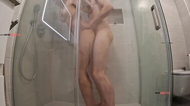 Mein ERSTES MAL Sex unter der Dusche! mit Melina-Mars