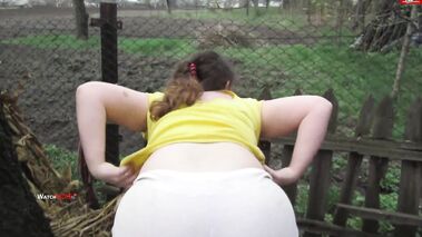 pissing in my big ass (3) mit Snejka