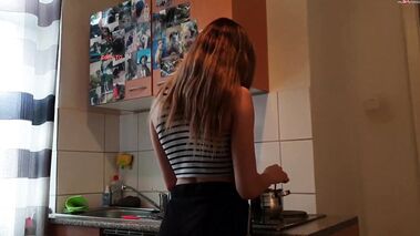 Ich wurde auf dem Tisch vernascht! mit Anne-Eden