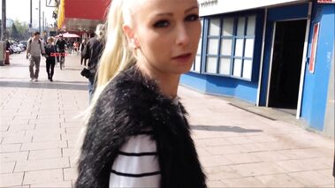 GEIL AUF DER REEPERBAHN! Sexkino Quckie! mit Lucy-Cat