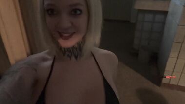 Schlammschieben in der Schwängerungsbox an der A9! 2 Schwänze = 2 Creampies mit Valery_Venom