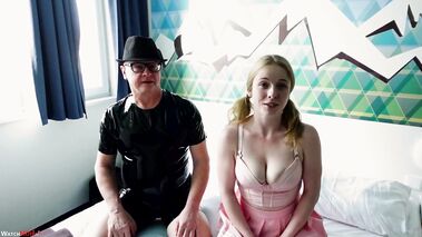 OLDIE CREAMPIE! Uwe 60 leckt mei sumpfige Creampie Spoit´n aus! mit Mia_Adler