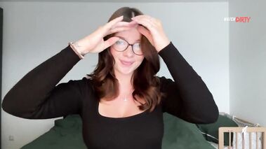 Endlich wieder ein neuer Clip, mein Cumback für dich! mit Roxi_black