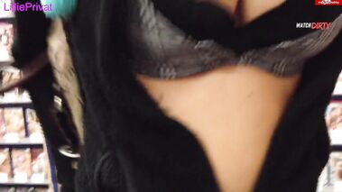 Public Skandal Videothekenbitch abgefickt mit LilliePrivat