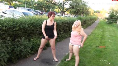2 Stadtmauer-Pissschlampen mit ActionGirl