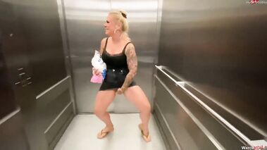 Eiswürfel shoppen pervers - wenn die Blase drückt brauch ich ne Abkühlung mit SteffiBlond